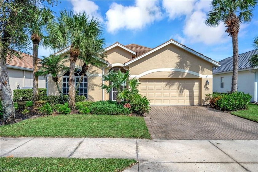 This stunning 3-bedroom, 2-bath single-family home is located in - Beach Home for sale in Naples, Florida on Beachhouse.com