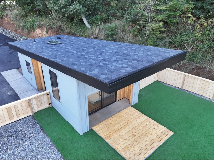 Experience the best coastal living in this modern, compact - Beach Home for sale in Gold Beach, Oregon on Beachhouse.com