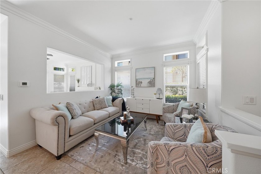Beautifully remodeled end-unit townhome featuring separate - Beach Condo for sale in Rancho Santa Margarita, California on Beachhouse.com