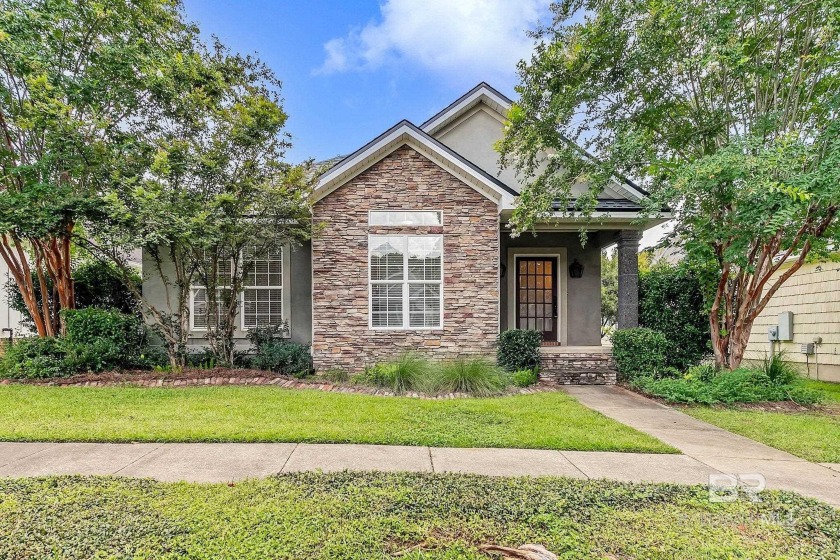HISTORIC MALBIS CUSTOM COTTAGE:  Discover timeless Southern - Beach Home for sale in Daphne, Alabama on Beachhouse.com