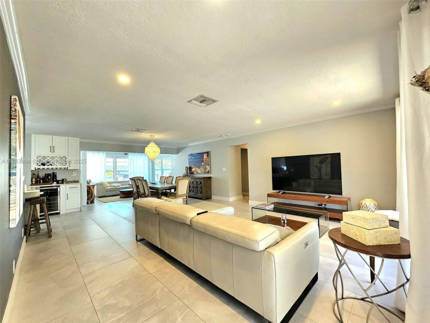 Great 3/3 pool home at a great location! This recently renovated - Beach Home for sale in Oakland Park, Florida on Beachhouse.com