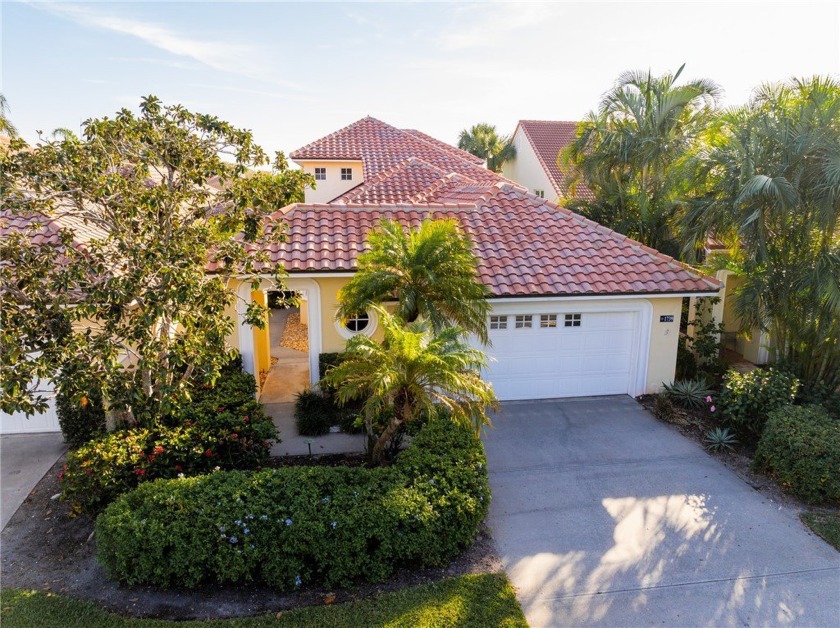 Highly desirable Victoria Island 2-story with beautiful eastern - Beach Home for sale in Vero Beach, Florida on Beachhouse.com