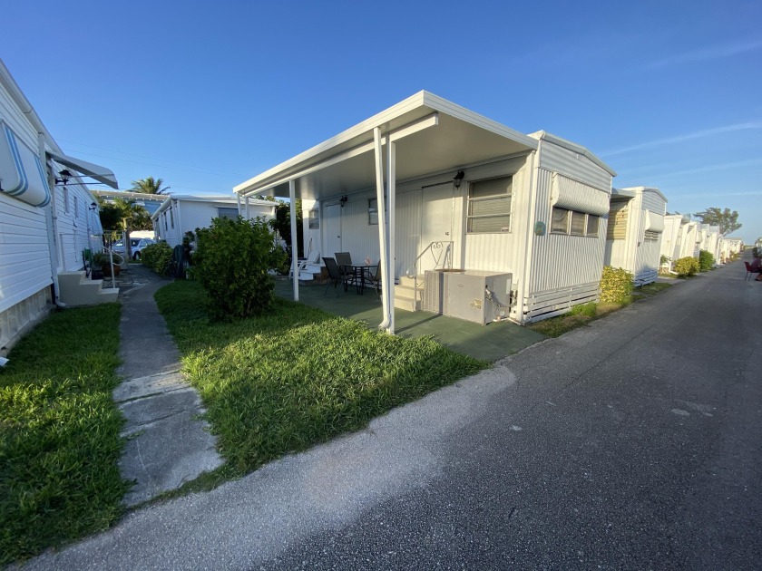 This unit is nicely renovated, close to the beach and a great - Beach Home for sale in Briny Breezes, Florida on Beachhouse.com