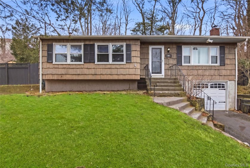 3-Bedroom plus additional bedroom in basement, 1-1/2 bath - Beach Home for sale in Rocky Point, New York on Beachhouse.com