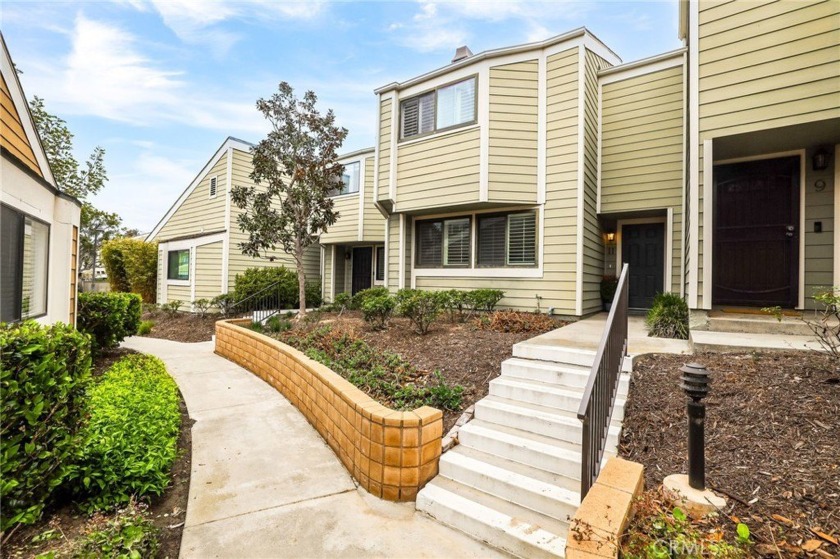 Welcome to 11 Northwind Ct. This Townhome offers an unparalleled - Beach Townhome/Townhouse for sale in Newport Beach, California on Beachhouse.com