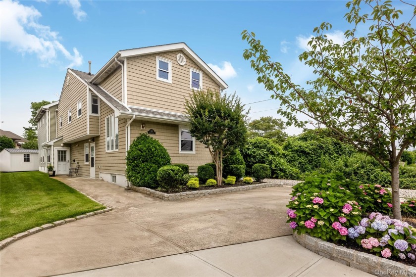 Complete renovation in 2014. Primary bedroom with ensuite and - Beach Home for sale in Atlantic Beach, New York on Beachhouse.com