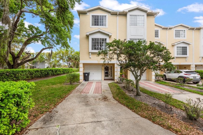 Welcome to coastal lifestyle living in one of Oldsmar's most - Beach Townhome/Townhouse for sale in Oldsmar, Florida on Beachhouse.com