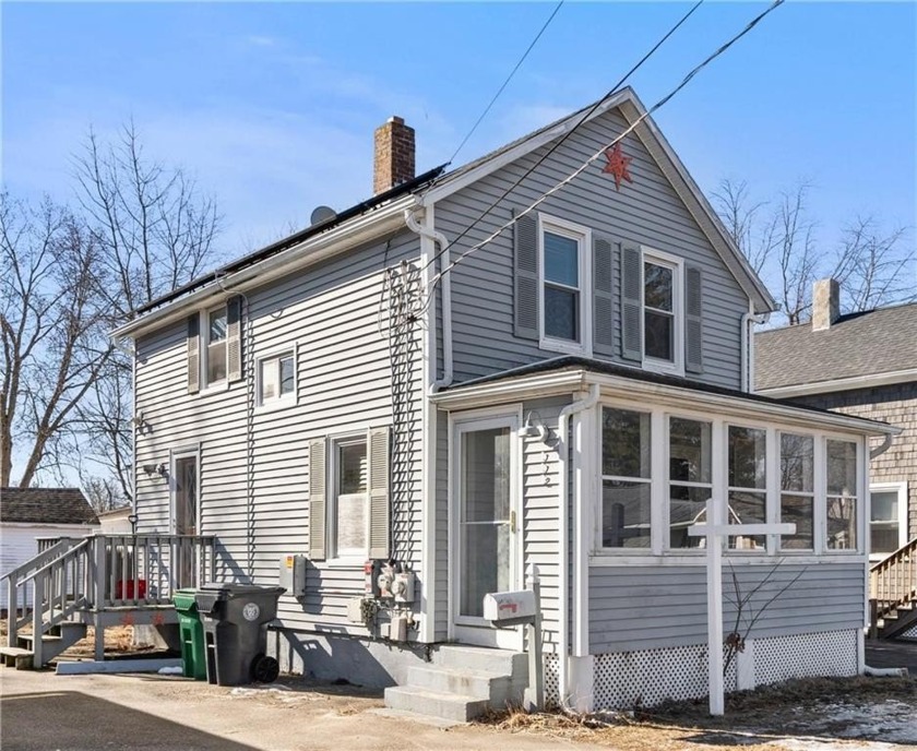 WEDNESDAY, 5/7 AT 12 PM>>**Back on the market with a new roof** - Beach Home for sale in Warwick, Rhode Island on Beachhouse.com