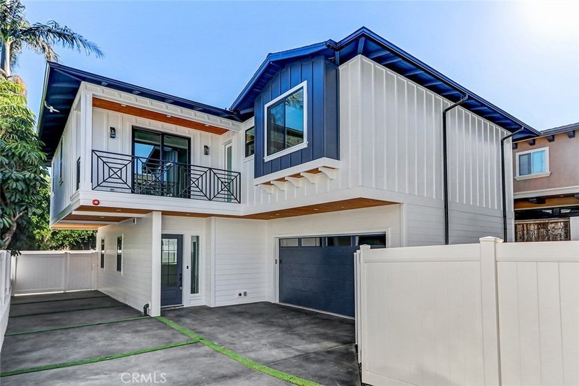 New Construction. Detached townhome on the west side of North - Beach Townhome/Townhouse for sale in Redondo Beach, California on Beachhouse.com
