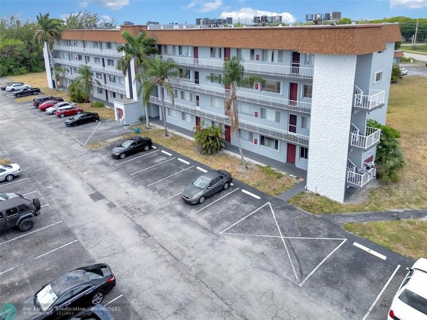 Exquisite top-floor 3-bedroom, 2-bathroom unit nestled in the - Beach Condo for sale in Lake Worth, Florida on Beachhouse.com