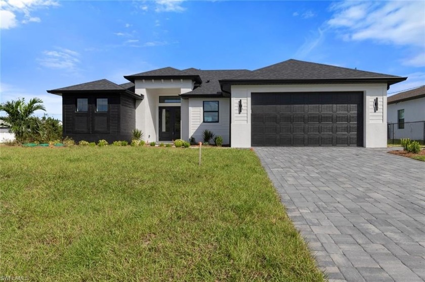 CHARMING COUNTRY RETREAT on a HALF ACRE! ONE OF THE LAST - Beach Home for sale in Fort Myers, Florida on Beachhouse.com