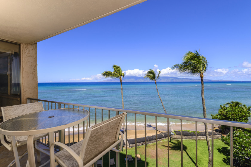 Modern Luxury OCEAN FRONT condo with Lanai & Molokai - Beach Vacation Rentals in Lahaina, Hawaii on Beachhouse.com