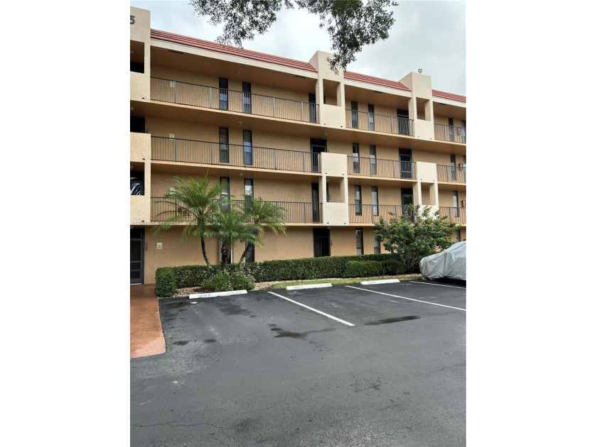 Wonderful 1st floor lake front location in the Coral Gate 55+ - Beach Condo for sale in Margate, Florida on Beachhouse.com