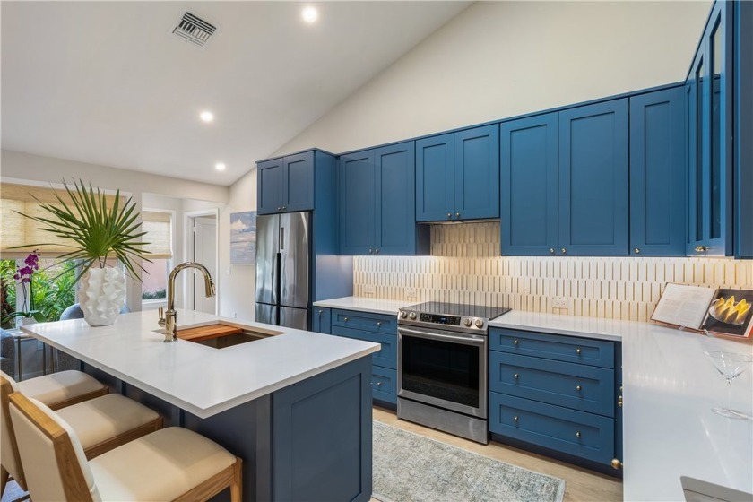 Stunning modern and FULLY renovated beach townhome with LOTS of - Beach Home for sale in Vero Beach, Florida on Beachhouse.com