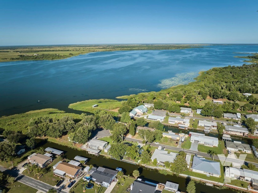 Discover luxury and comfort at Lake Marian Shores! This stunning - Beach Home for sale in Indian River Shores, Florida on Beachhouse.com