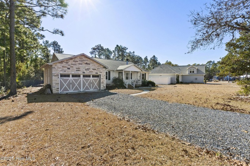 Move-in ready home offers 3 bedrooms, 3 full baths, home office - Beach Home for sale in Southport, North Carolina on Beachhouse.com