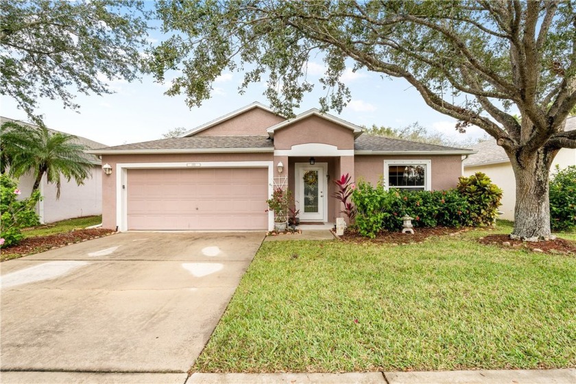 Enjoy all Florida has to offer w/a pool just outside your - Beach Home for sale in Vero Beach, Florida on Beachhouse.com