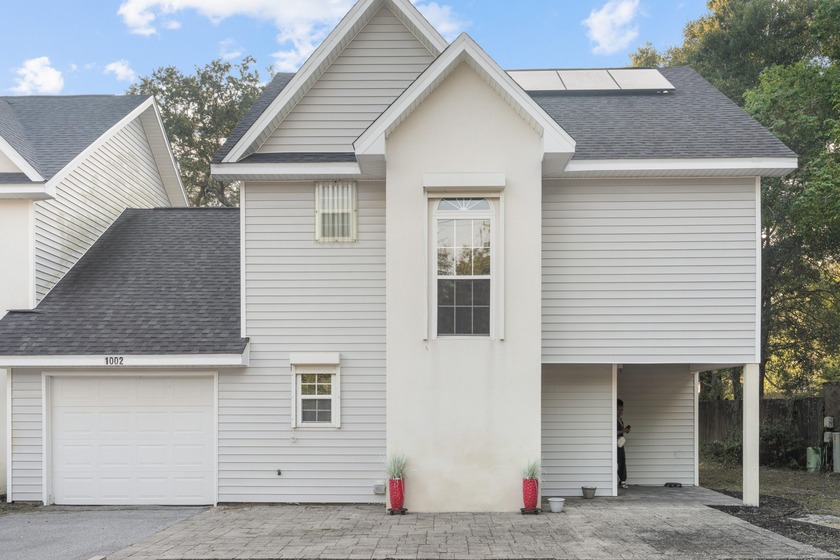 *3.25% Assumable Interest Rate!* This charming townhome (doesn't - Beach Townhome/Townhouse for sale in Fort Walton Beach, Florida on Beachhouse.com