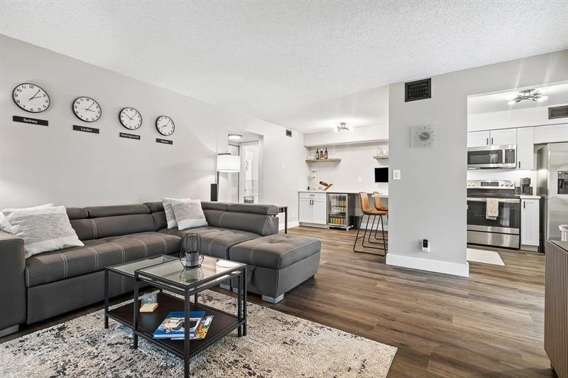 Stylish and fully renovated, 'pet friendly', 1st floor condo in - Beach Condo for sale in Pompano Beach, Florida on Beachhouse.com