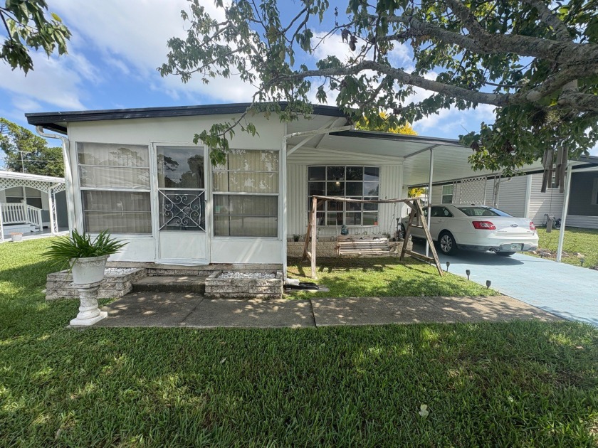 Located in a premier 55+ community MapleWood Estates in the - Beach Home for sale in Port Orange, Florida on Beachhouse.com