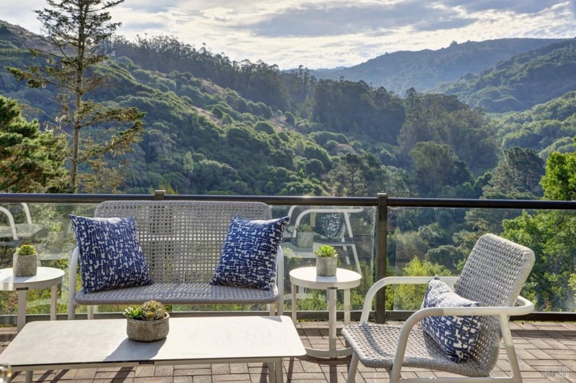 Upon entering this exquisite newly remodeled multi-level - Beach Home for sale in Mill Valley, California on Beachhouse.com