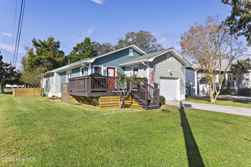 Welcome to 700 Charlotte Ave in Carolina Beach, NC! This - Beach Home for sale in Carolina Beach, North Carolina on Beachhouse.com