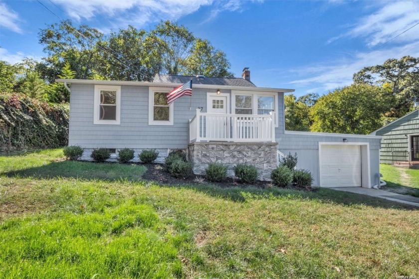 Welcome to 37 Aloma Road, a beautifully renovated 3-bedroom - Beach Home for sale in Rocky Point, New York on Beachhouse.com