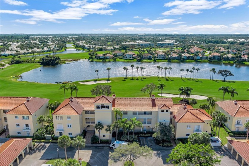 LOOK NO FURTHER! TURNKEY! This stunning 2 bedroom, 2 bathroom - Beach Home for sale in Vero Beach, Florida on Beachhouse.com