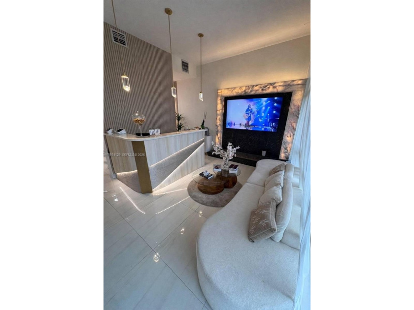 Turnkey Beauty Salon in a desirable area in Pompano Beach. Fully - Beach Commercial for sale in Pompano Beach, Florida on Beachhouse.com