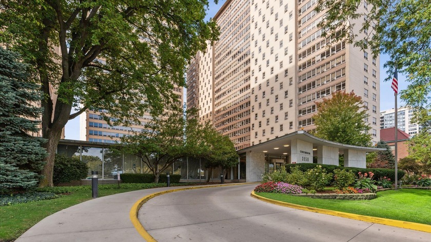 Enjoy lakefront living and abundant sunshine in this beautifully - Beach Condo for sale in Chicago, Illinois on Beachhouse.com