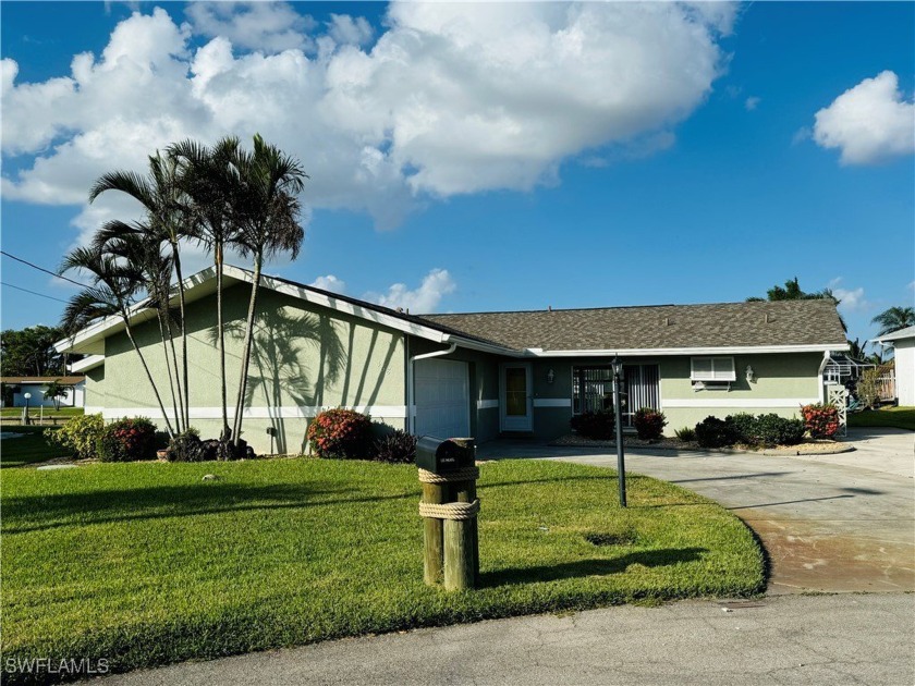 This 3 bedroom 2 bath ranch home with Gulf Access features a - Beach Home for sale in North Fort Myers, Florida on Beachhouse.com