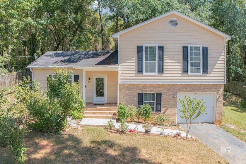 This charming tri-level has a lot of potential--1352 s.f. plus - Beach Home for sale in Daphne, Alabama on Beachhouse.com