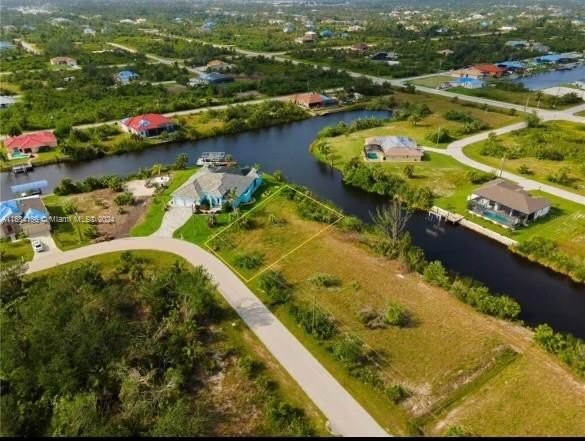 Discover the ultimate waterfront lifestyle! This Gulf-access - Beach Lot for sale in Port Charlotte, Florida on Beachhouse.com