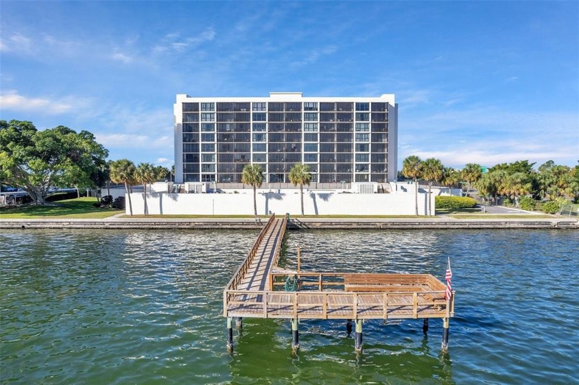 Million Dollar Panoramic Views. Vacation 12 months a year in - Beach Condo for sale in St. Petersburg, Florida on Beachhouse.com