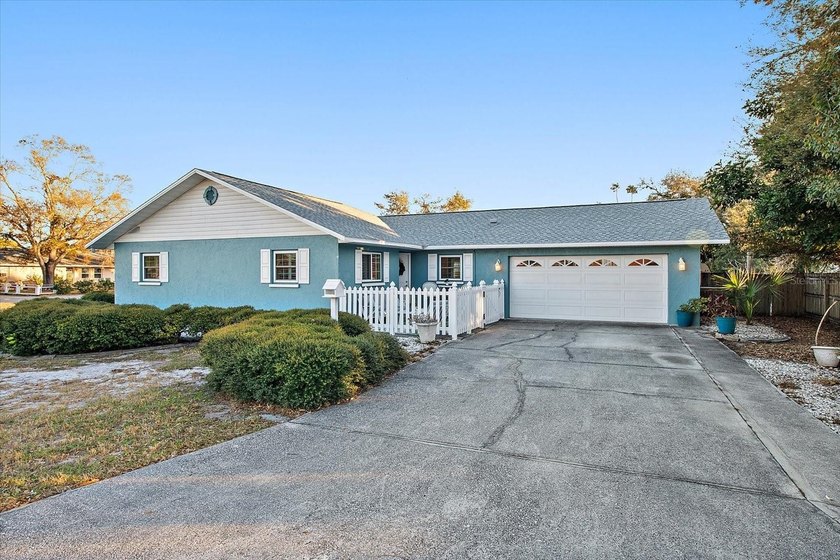 Welcome to this beautifully maintained property in the heart of - Beach Home for sale in Bradenton, Florida on Beachhouse.com