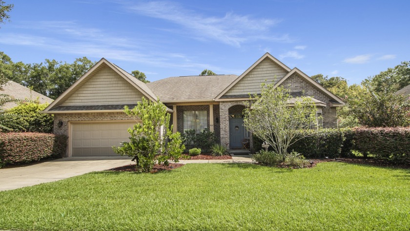 Welcome to 462 Mango Lane, a meticulously maintained all-brick - Beach Home for sale in Freeport, Florida on Beachhouse.com