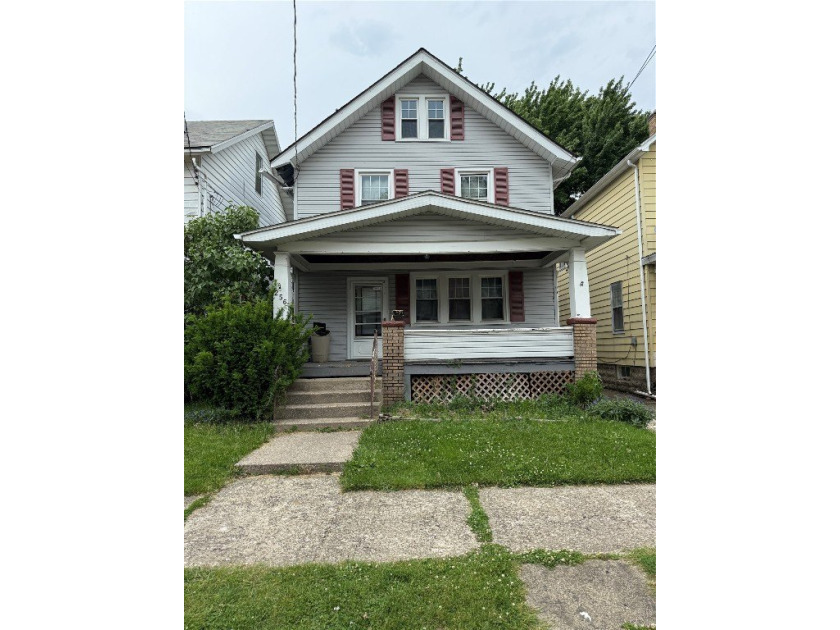 Charming 3-Bedroom, 2-Bath Home in Southeast Erie - Priced to - Beach Home for sale in Erie, Pennsylvania on Beachhouse.com