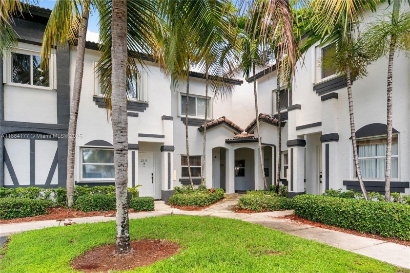 LOW TAXES NO CDD. SELLER is offering up to $15,000 in incentives - Beach Townhome/Townhouse for sale in Homestead, Florida on Beachhouse.com