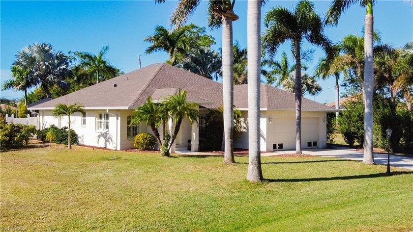 Rare double corner lot in the highly-coveted Rotonda Lakes - Beach Home for sale in Rotonda West, Florida on Beachhouse.com