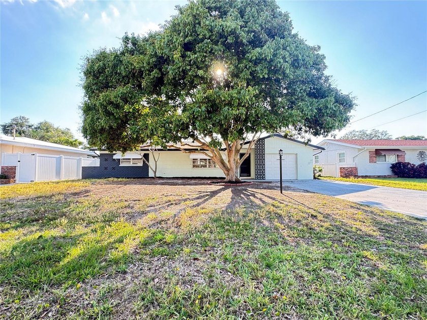 Under contract-accepting backup offers. Multiple offers are in - Beach Home for sale in Seminole, Florida on Beachhouse.com