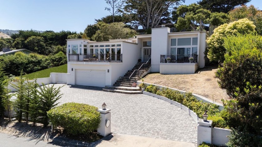 Welcome to a serene, coastal retreat in Carmel Meadows where - Beach Home for sale in Carmel, California on Beachhouse.com