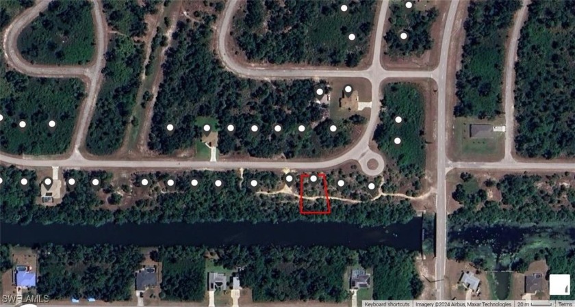 Nice residential building lot backing up to a canal. This area - Beach Lot for sale in North Port, Florida on Beachhouse.com