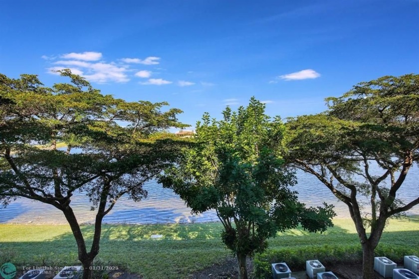 Beautifully remodeled condo with breathtaking lake views! - Beach Condo for sale in Pembroke Pines, Florida on Beachhouse.com