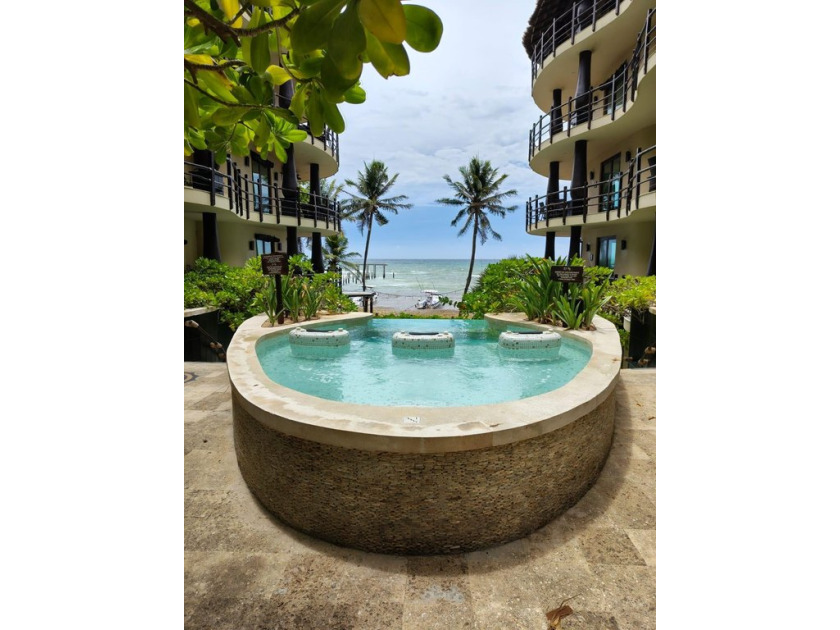 Exclusivo Condominio de 1 Recamara Frente al Mar en el Corazon - Beach Condo for sale in Playa Del Carmen,  on Beachhouse.com