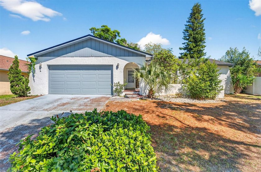 Under contract-accepting backup offers. Priced to sell! This - Beach Home for sale in Tarpon Springs, Florida on Beachhouse.com