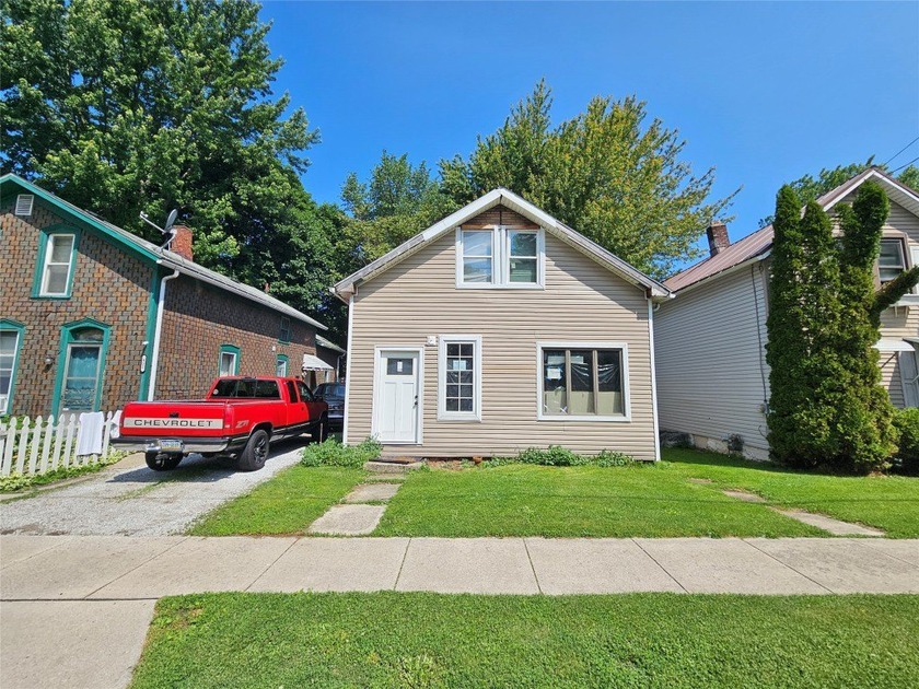 Three bedroom, one bathroom blank canvas. Electric already ran - Beach Home for sale in Erie, Pennsylvania on Beachhouse.com