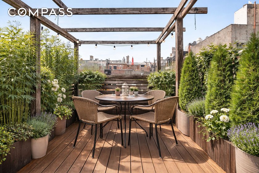 Spacious and sun blasted 3 bedroom duplex in the heart of Sugar - Beach Condo for sale in New York, New York on Beachhouse.com