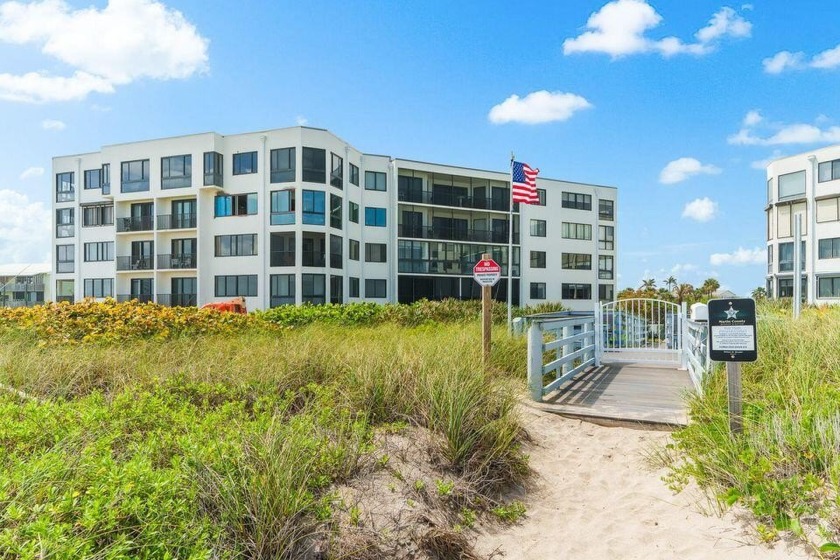 RARELY AVAILABLE!! HUTCHISON ISLAND ON THE OCEAN SIDE! MOST - Beach Condo for sale in Stuart, Florida on Beachhouse.com