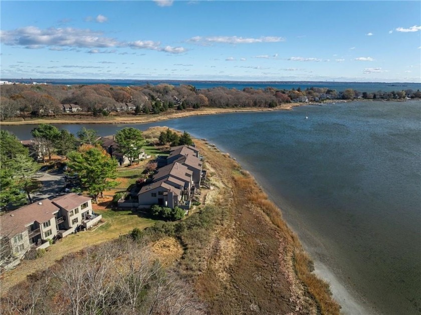 Waterfront townhome perfectly located in the quiet, picturesque - Beach Condo for sale in North Kingstown, Rhode Island on Beachhouse.com