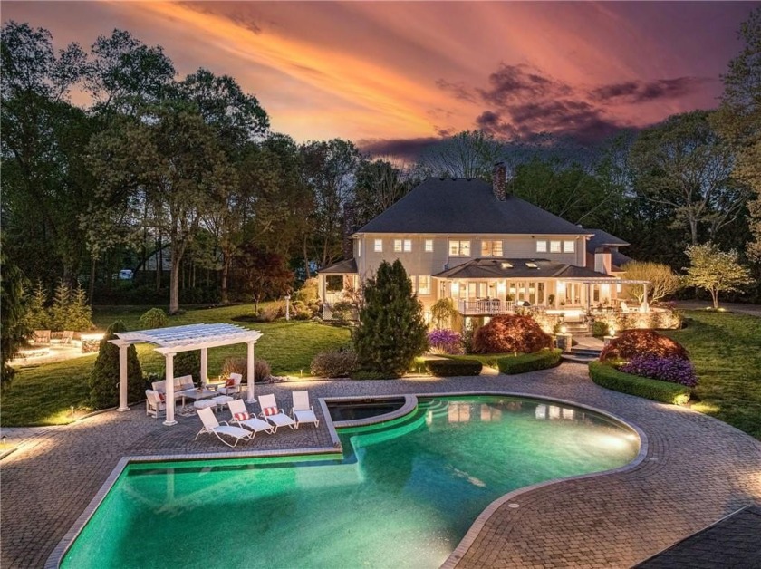 This unique compound presents an exquisitely renovated residence - Beach Home for sale in North Kingstown, Rhode Island on Beachhouse.com